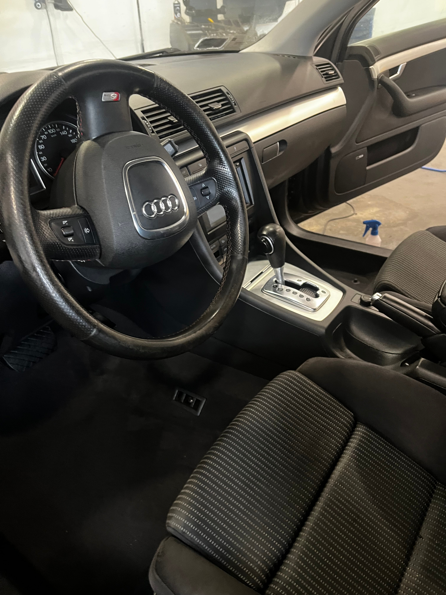 Audi A4 – utastér mélytisztítás – utána