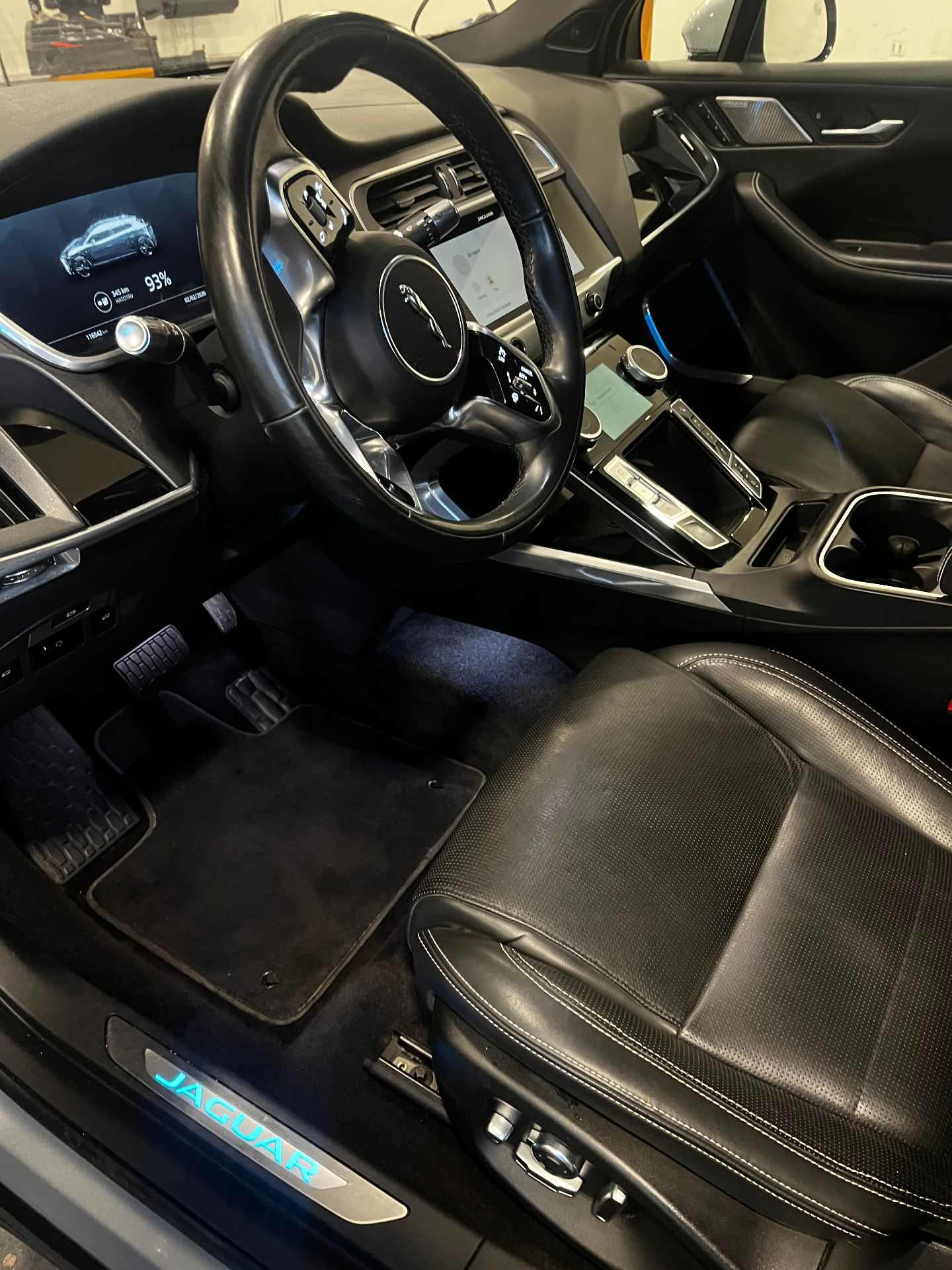 Jaguar I-Pace – utastér mélytisztítás – utána